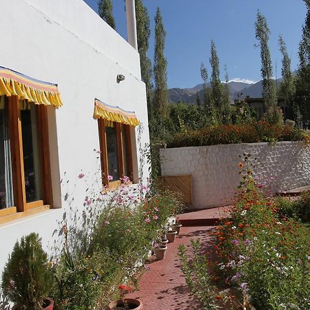 Hotel Jorchung Лех Екстериор снимка