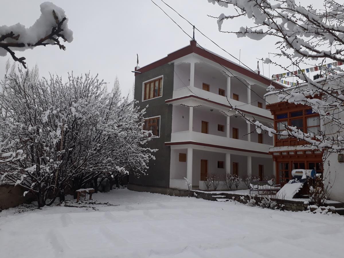 Hotel Jorchung Лех Екстериор снимка