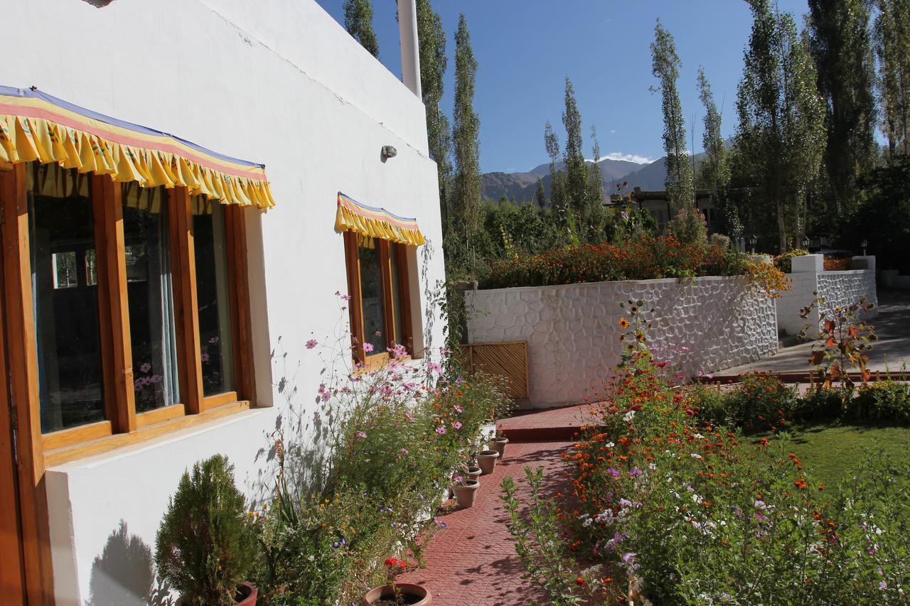 Hotel Jorchung Лех Екстериор снимка